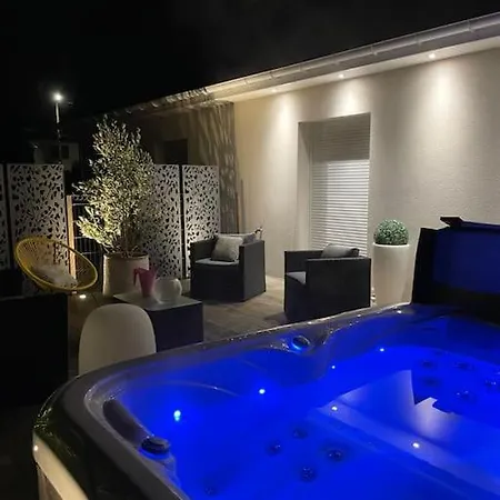 Holiday home Maison Chaleureuse, 2 A 4 Personnes, 2 *